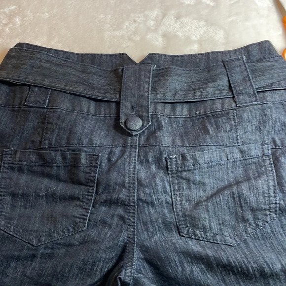 Boom Boom Jean shorts with belt - Picture 4 of 5